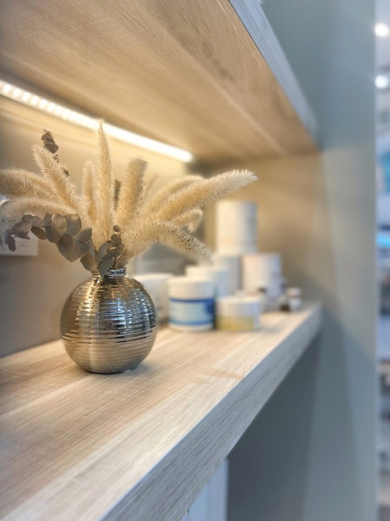 کلینیک پوست، تصویر 27